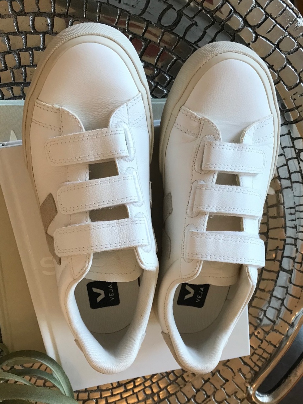 VEJA RECIFE VELCRO STRAPS CHROME FREE LEATHER WHITE NATURAL - Picture 4 of 16